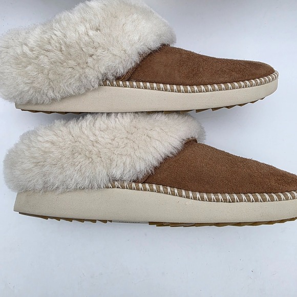 Olukai Women's Ku'i Slippers, Tan/Bone, 6 Shoes - Picture 6 of 8